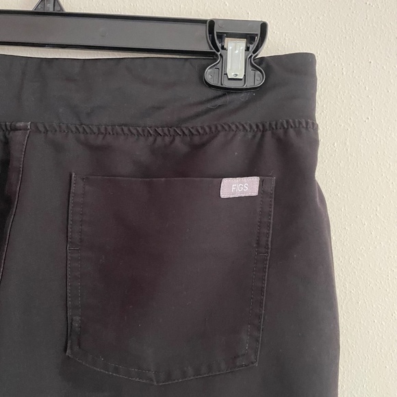 Figs Rafaela Oversized Top & Zamora Jogger Scrub Set - Picture 13 of 14